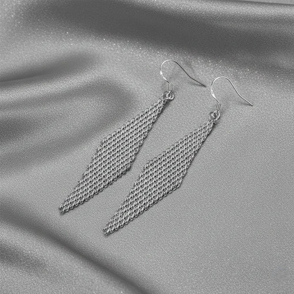 Silver Tone Mesh Chain Mail Drop Dangle Fashion 70s Disco Earrings NWOT - Picture 5 of 8